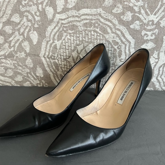 Manolo Blahnik heels, pre-owned, black color, 9.5 size US - Picture 3 of 5